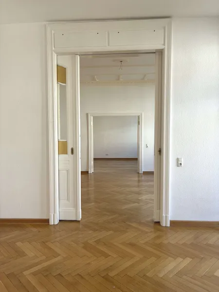 Wunderschöne helle 4 Zimmer-Wohnung zu vermieten — photo 1